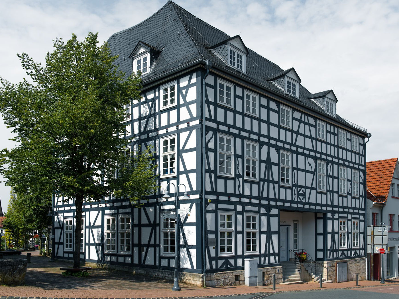 A picturesque timbered house in the historic town of Korbach, Hessen, showcasing German architecture.