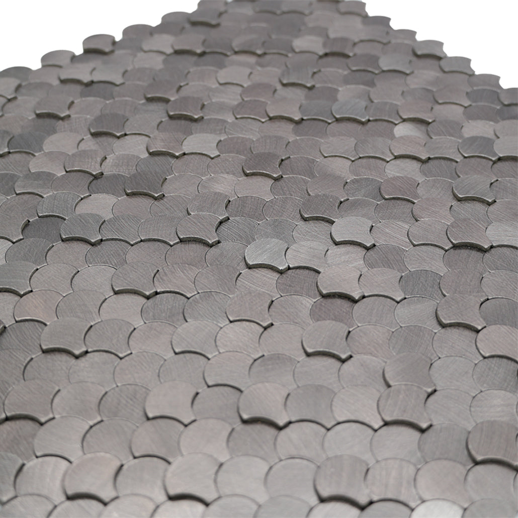 Selbstklebende Mosaikfliesen Metall | Fischschuppe 3D Anthrazit | 28,8×29,8 cm | Küche, Bad & WC
