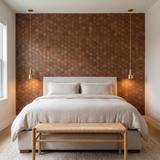Snowdrop Smoked Brown dekoratives Holz-Wandpaneel hinter dem Bett im Schlafzimmer